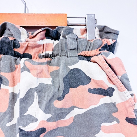STREETWEAR SOCIETY Pink and green camouflage shorts - Picture 4 of 7